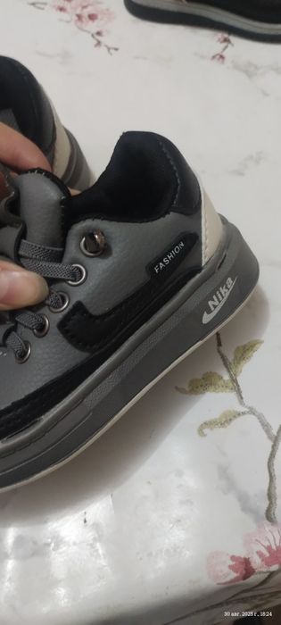 Продаю детскую обувь