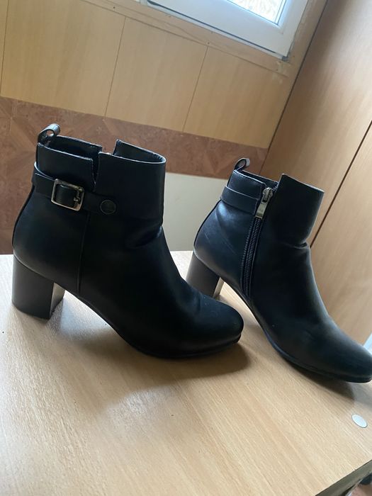 Продаю, полусапожки, черные -37 размер