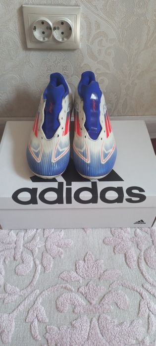Бутсы футбольные