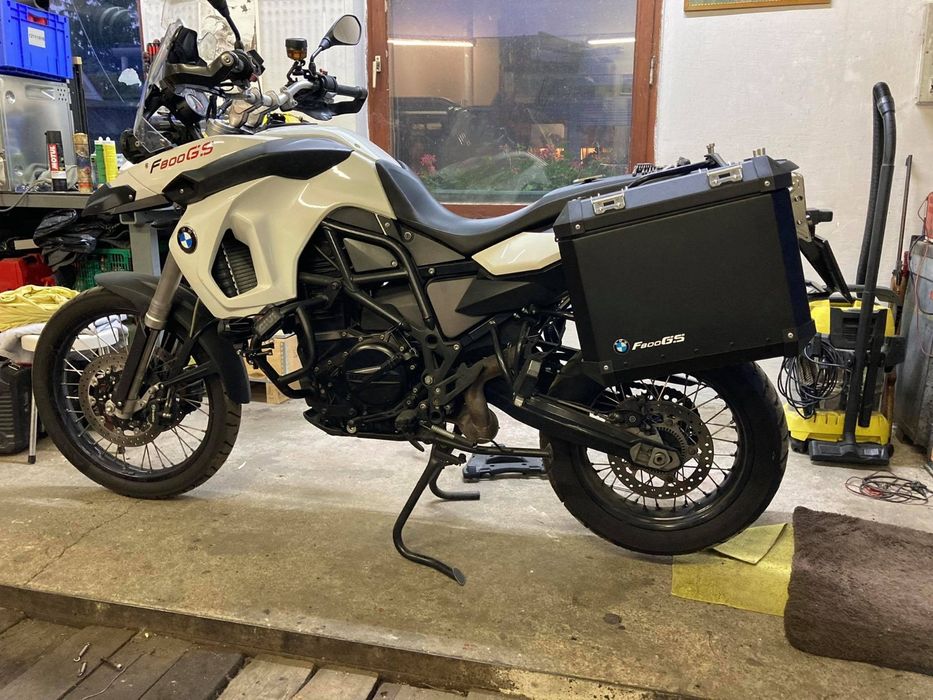 Set 2 cutii laterale moto aluminiu (2x48l)