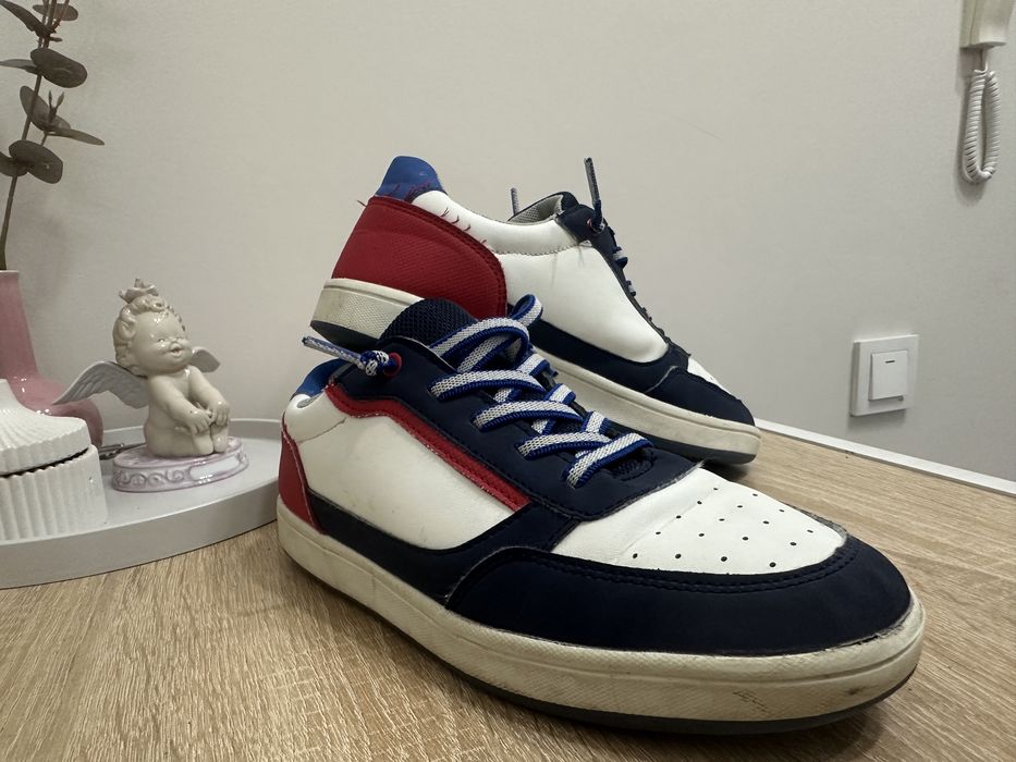 Спортивные кроссовки, подростковые