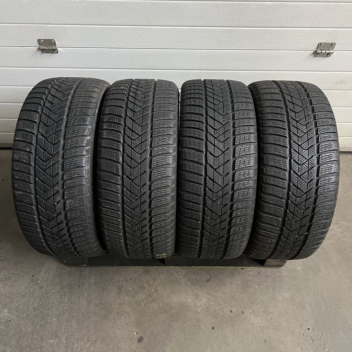 4 Anvelope iarna 235 35 20 Pirelli DOT 2020
