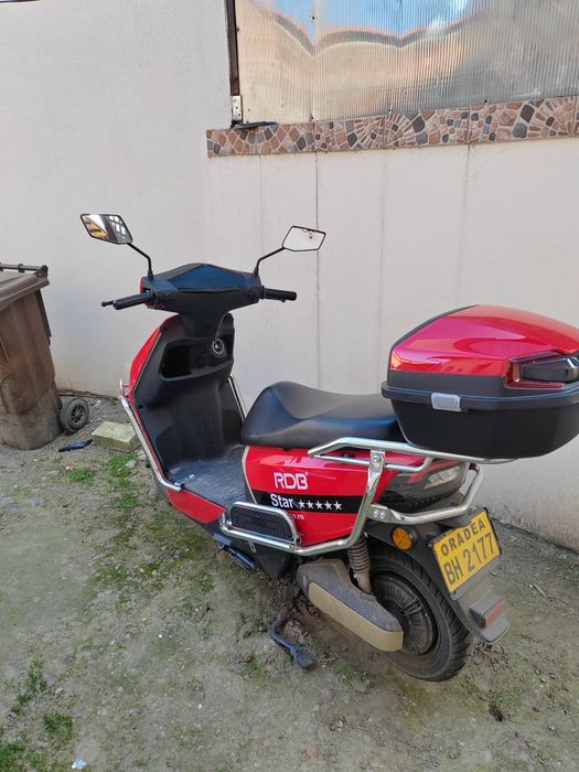 Scuter electric aproape nou