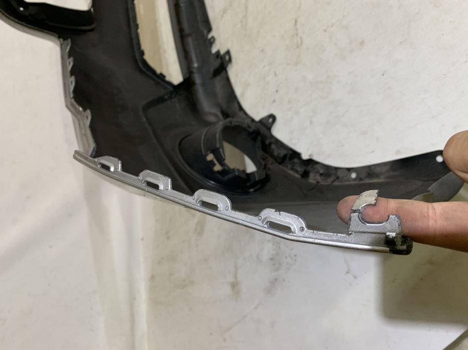 Bara fata Subaru Legacy Outback, 2015, 2016, 2017, 2018, cod origine OE 57704AL030.