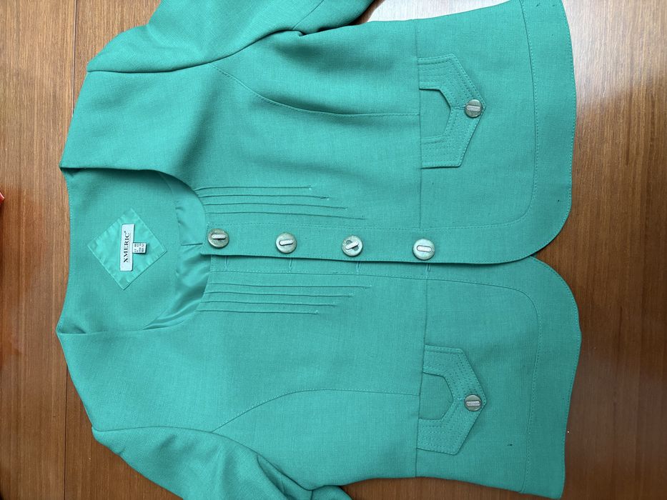 Продам костюм с юбкой