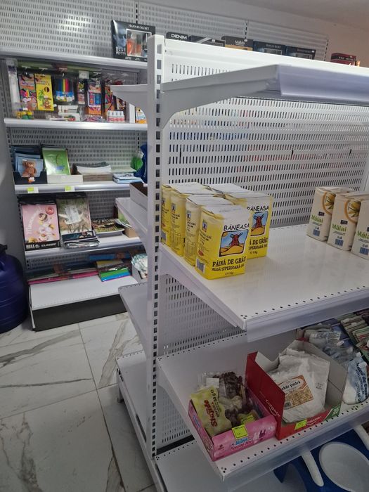 Vind rafturi metalice pentru magazin