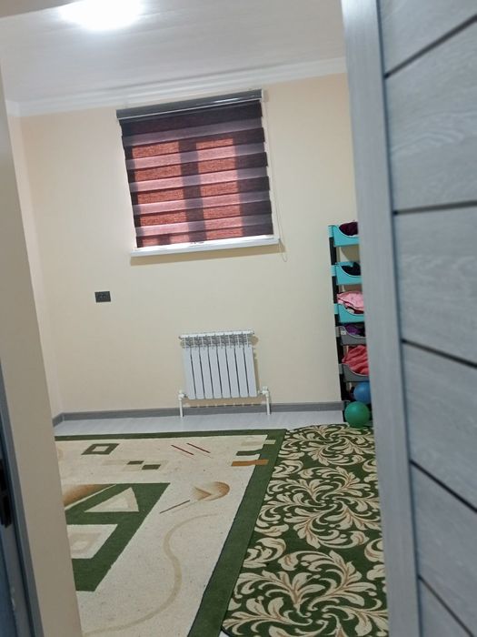 Sergeli daryo boʻyi koʻchasida 3 xonali 2 etajli kotej sotiladi.