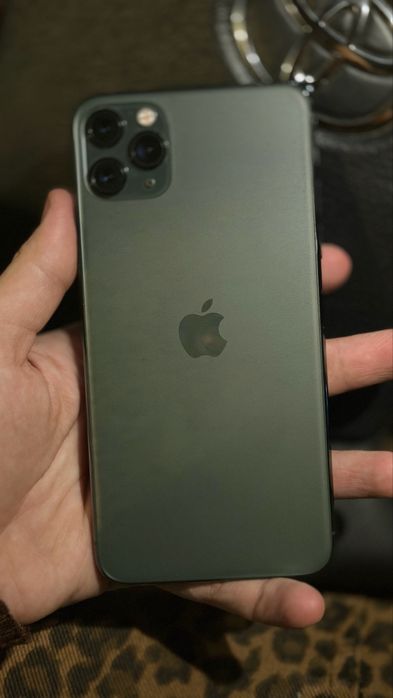 Продам 11 про макс рабочий