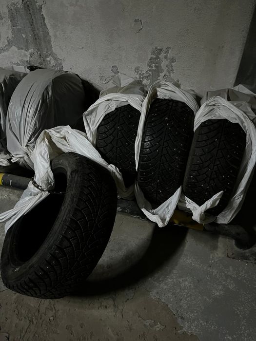 Продам шины 205/55/16 шипы