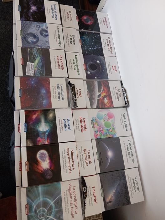 Cărți în limba italiană despre cosmologie și astronomie