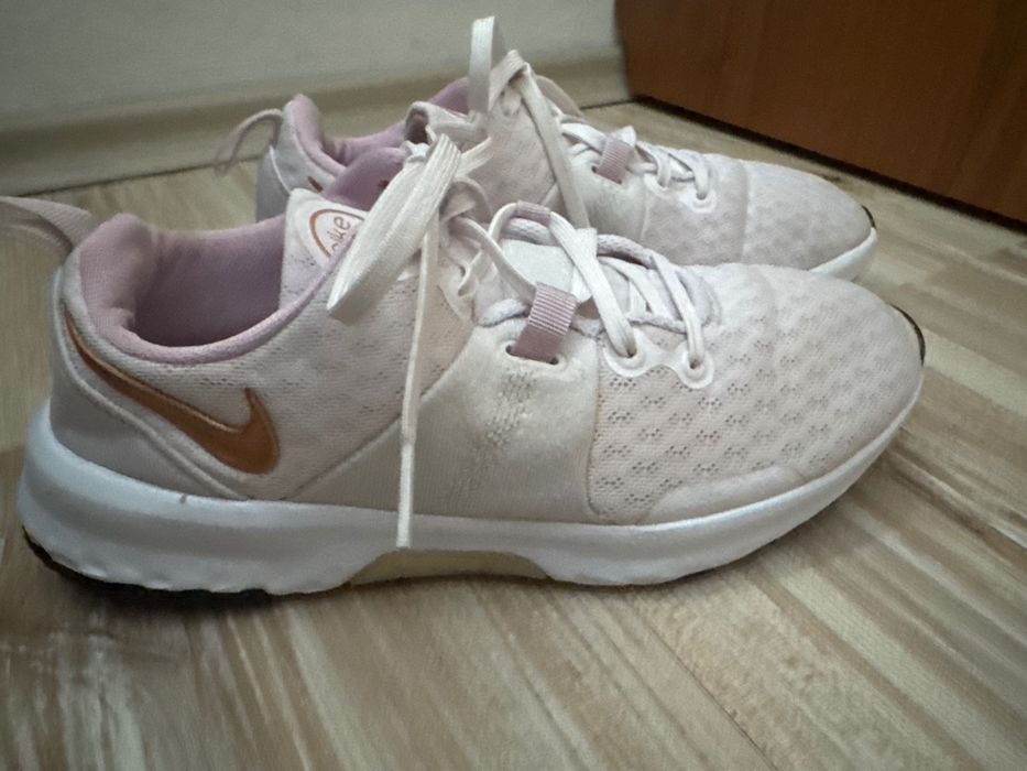 Маратонки Nike City Trainer 3 розови 38