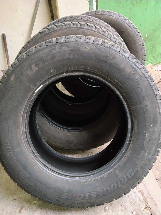 Гуми за джип 17" Bridgestone Blizzak