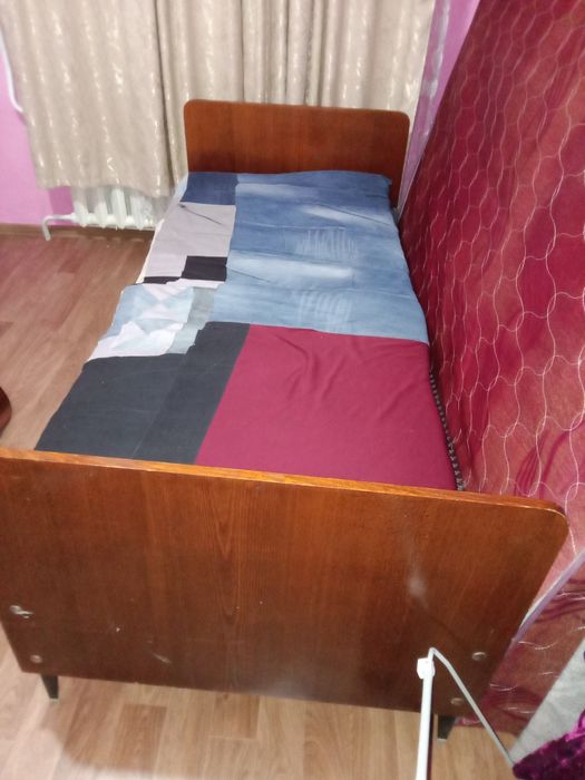 Кровать продам срочно