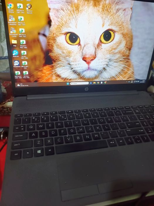 Laptop HP 255 G8 Notebook Ryzen 3 3250U ca nou plus cadou laptop stand gaming cu racire