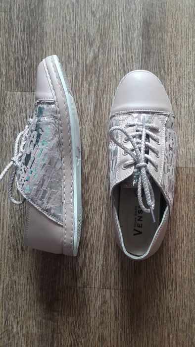 Продам новые мокасины