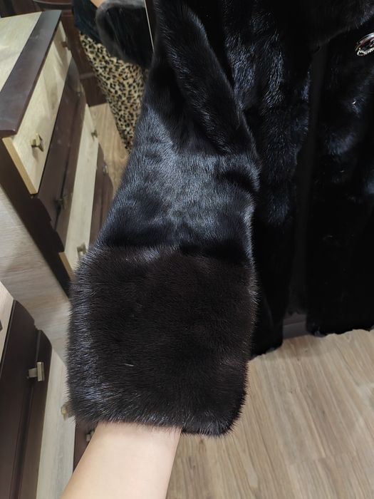 Продам норковую шубу