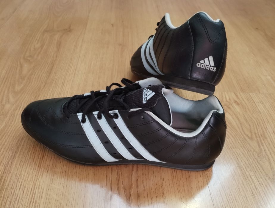 Продавам дамски маратонки