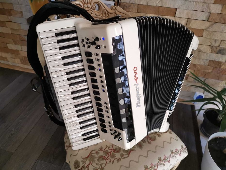 Acordeon Bugari Evo Haria 41 White Bijuterie