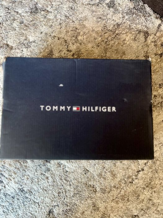 Tommy Hilfiger номер 40