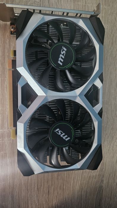 GTX 1650 msi ventus x2 без допълнително захранване.