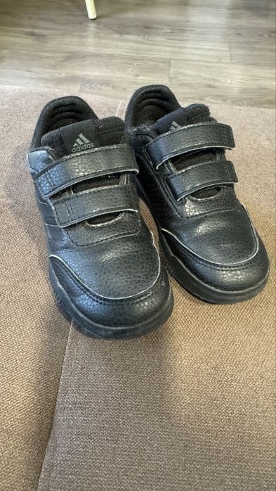 Маратонки Adidas – номер 27