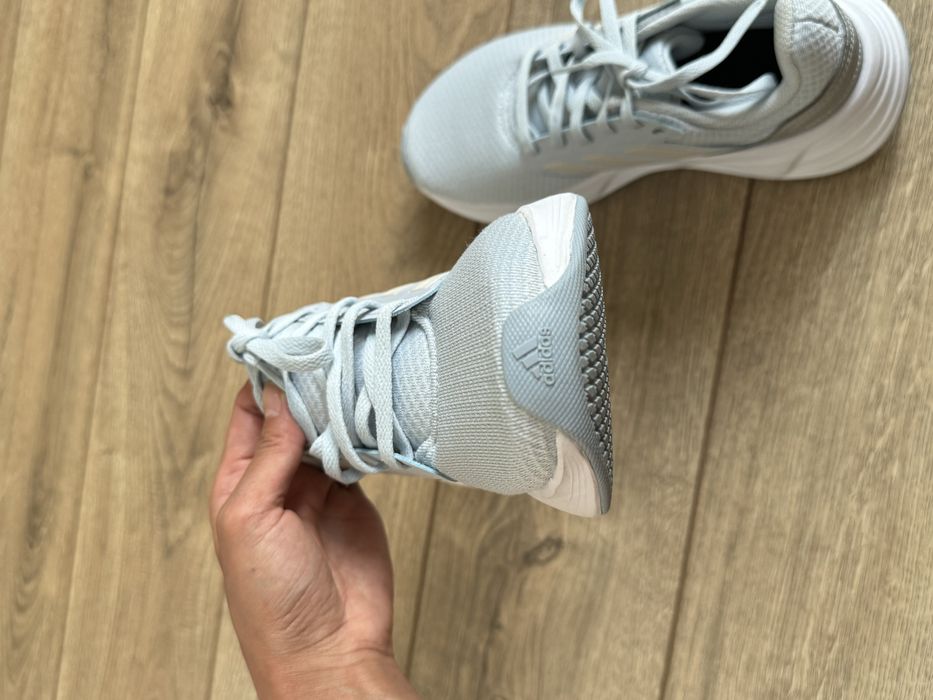 Кроссовки Adidas для бега