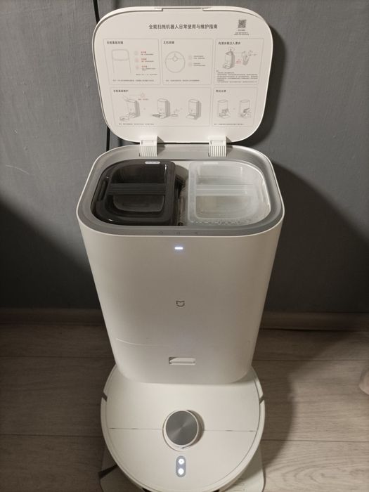 Продам робот пылесос.