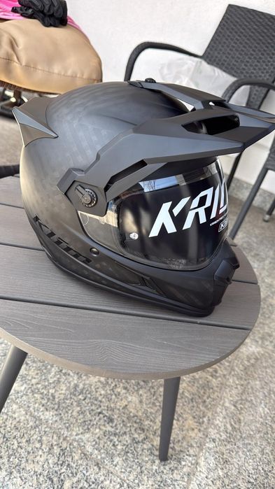 Vând Casca KLIM Krios Pro Carbon ECE/DOTEnduro.Casca este nouă, nefolosită, in cutie cu sac protecție. Măsura MD