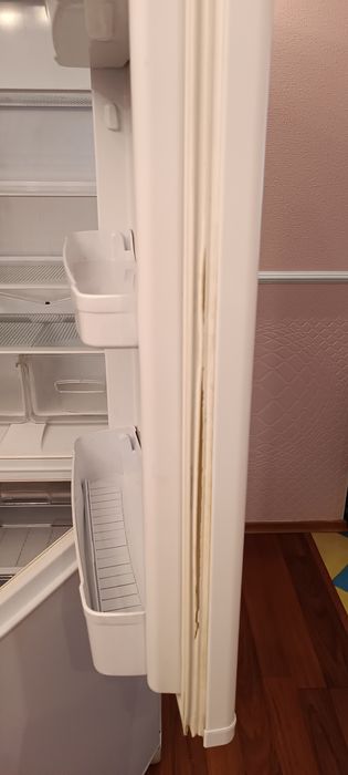 Продаю холодильник Indesit