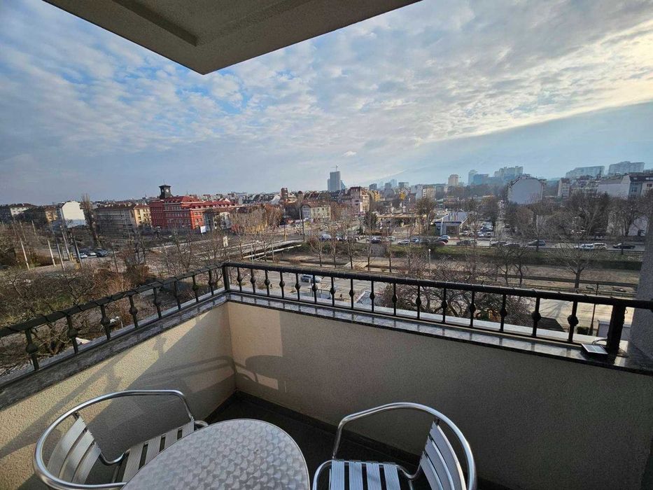 Тристаен апартамент - кв. Банишора