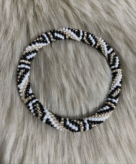 Ръчно плетени гривнички