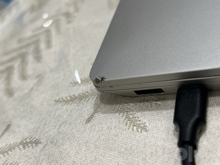 Microsoft Surface 2K ekranli