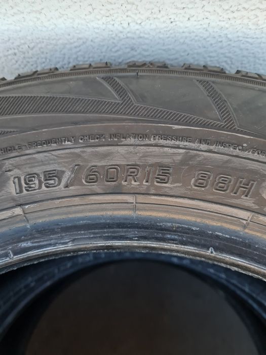 Зимни гуми 2 броя FALKEN EuroWinter HS01 195 60 R15 дот 4118