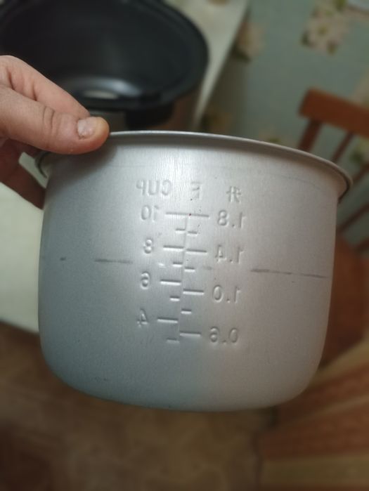 Продам мультиварку.