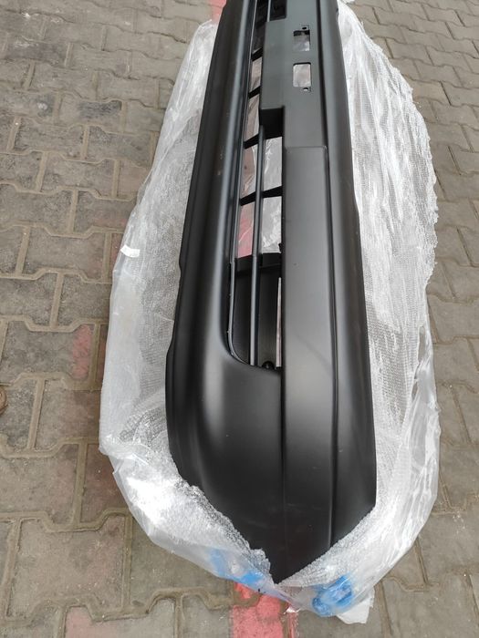 Бампер Карина Е передние