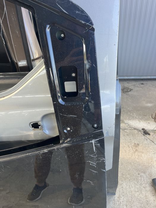 Врата Hyundai Staria 2022г