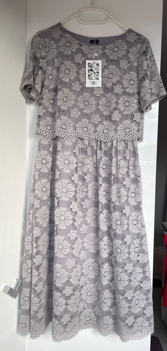 Vând rochie elegantă, nouă cu etichetă!