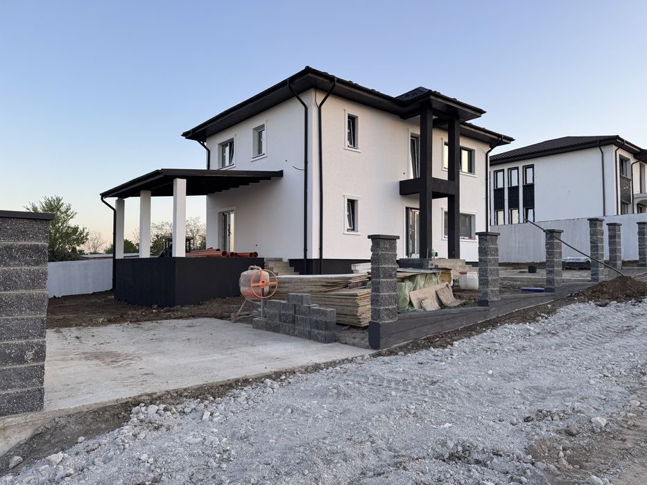 Casa parter+etaj+beci ,550 mp teren, 128 mp utili