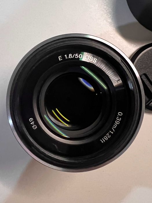 Объектив Sony E 50mm f/1.8 OSS
