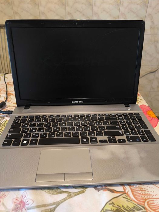 Ноутбук Samsung 300E5E