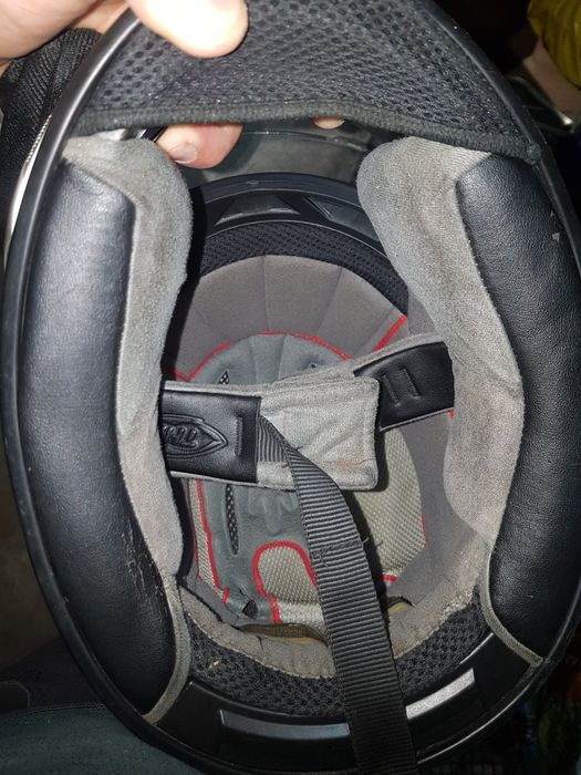 Мото шлем с въздухо отводи.  М размеразмер