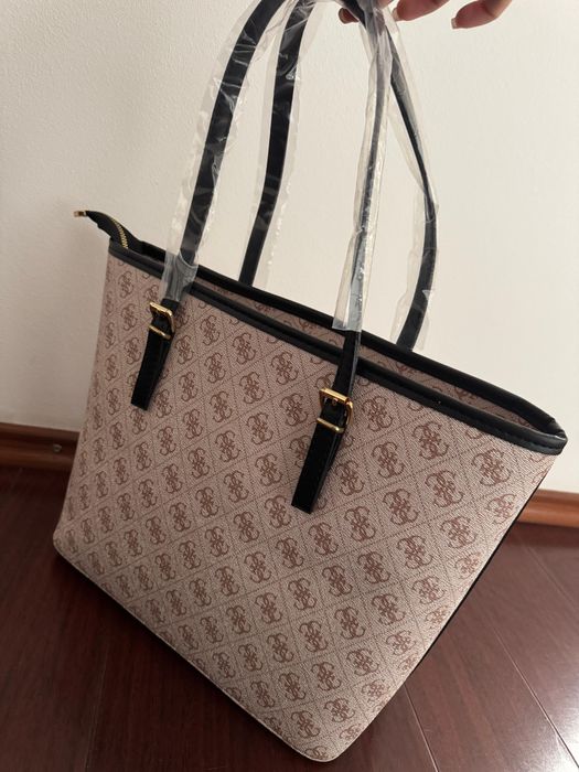 Geanta Guess de umăr