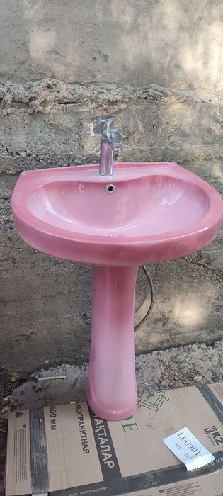 Продам унитаз и раковину..