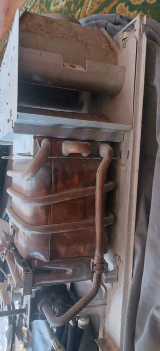 Газовая проточная колонка ARISTON