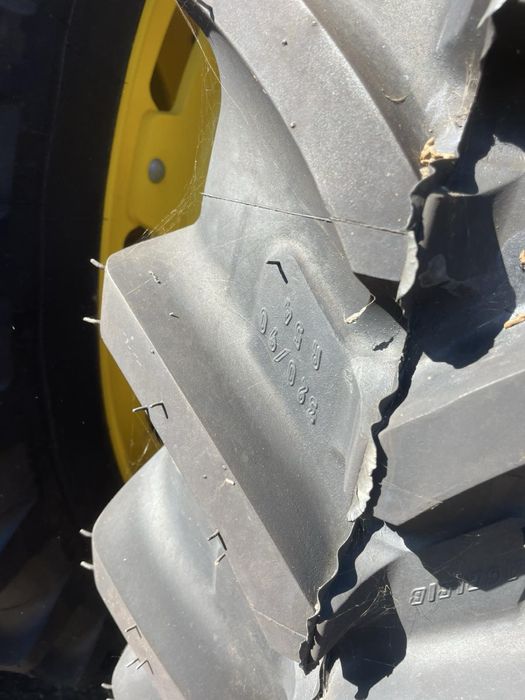 Гуми за трактор John deere