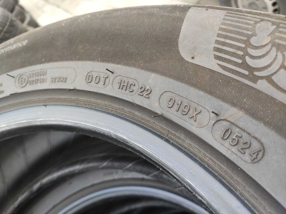 2бр Летни гуми 215 65 17 - Michelin - DOT 2024