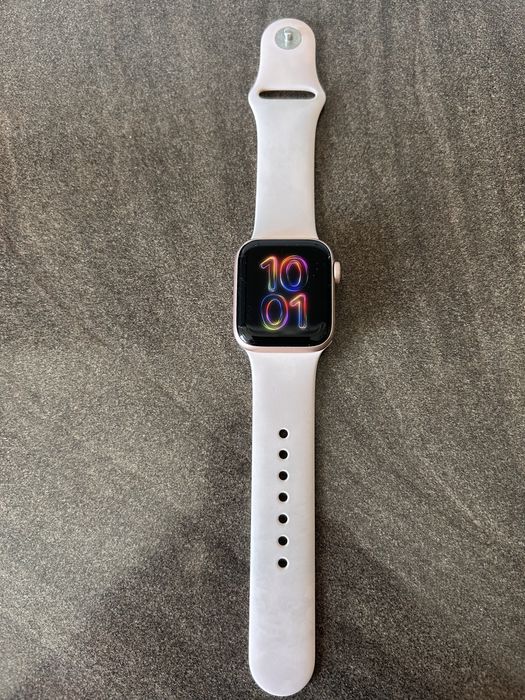 Apple watch serie5 ,gold aluminu case pjnk sand,sport , band 40 mm