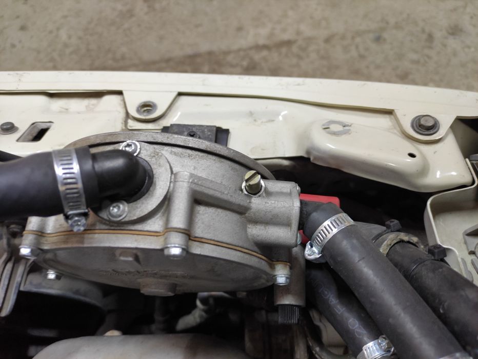 Propan gaz balon (35L) Barcha jixozlari bilan sotiladi.