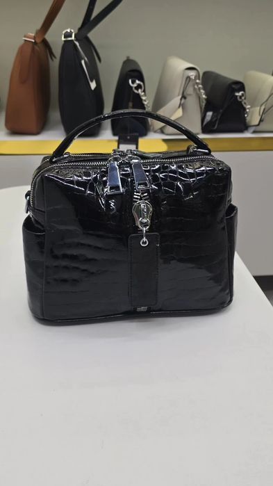 Женские кожанные сумки