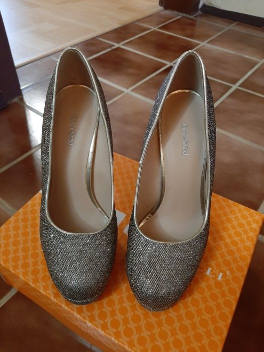 Обувки с чанта за повод